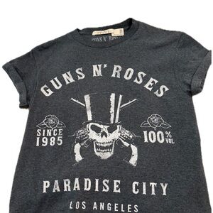 Alice and Olivia Guns N’ Roses Gray Tee NWOT